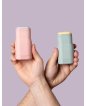 Due applicatori Kiima verde con deodoranti solidi
