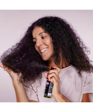 Spray ristrutturante e volumizzante