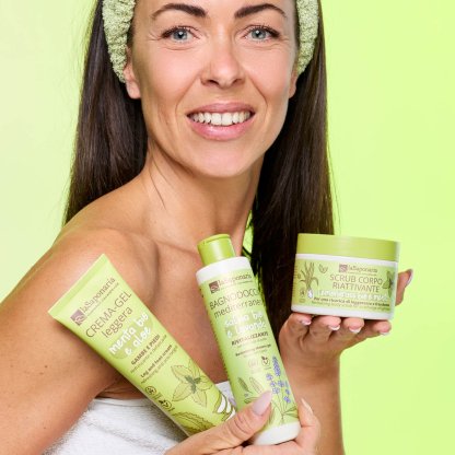 Kit corpo fresco - Bagnodoccia + Scrub corpo + Crema Leggera