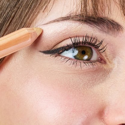 Illuminante viso e occhi oro champagne