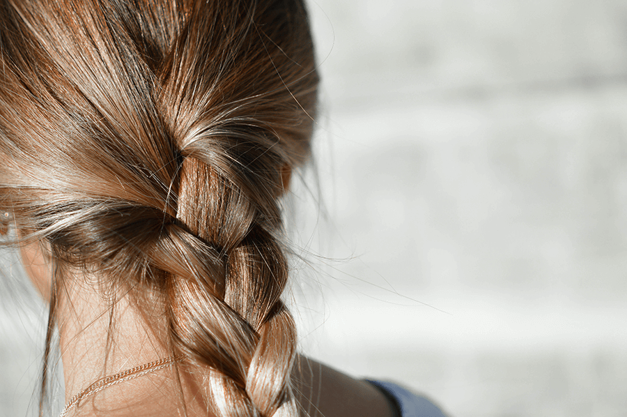 Acqua profumata per capelli